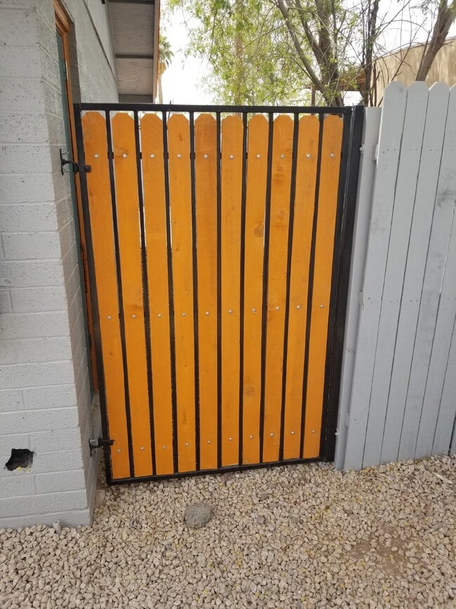 Building Photo - AWESOME 1 BEDROOM AND 1 BATHROOM FOR LEASE