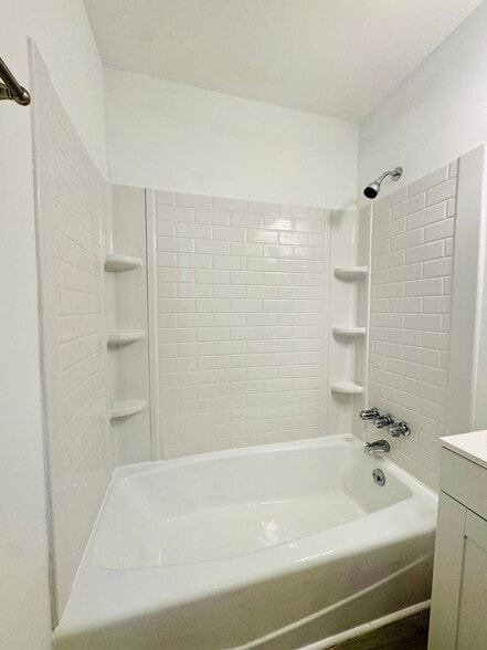 Building Photo - 1216 W Leigh St