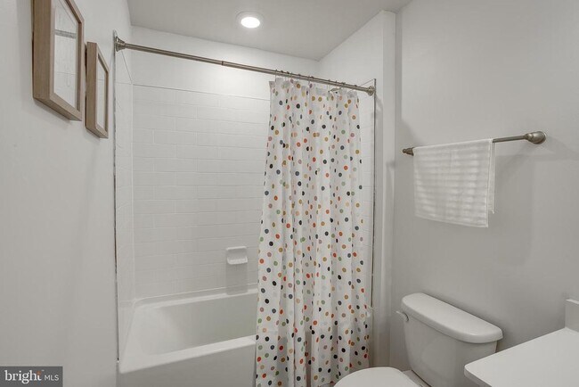 Building Photo - 104 Levis Dr