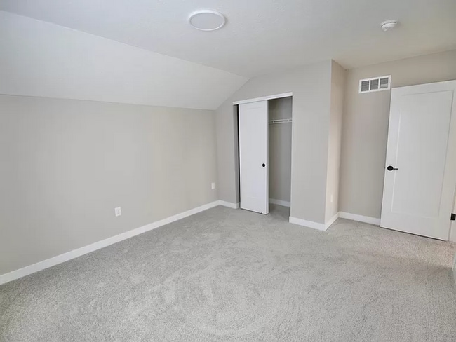 Building Photo - Charming 4 beds 3 baths in Powell!