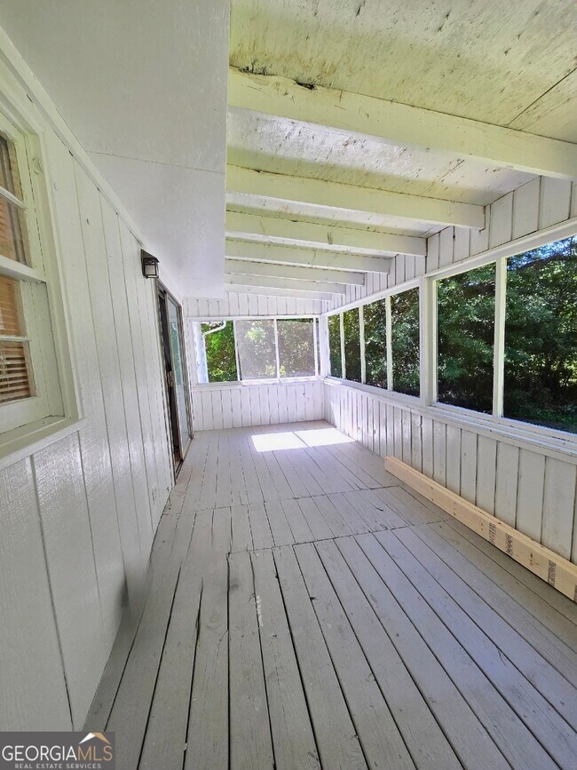 Building Photo - 4215 Terrace Dr