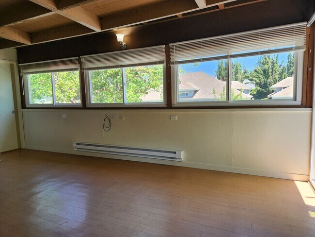 Building Photo - Studio downtown Palo Alto