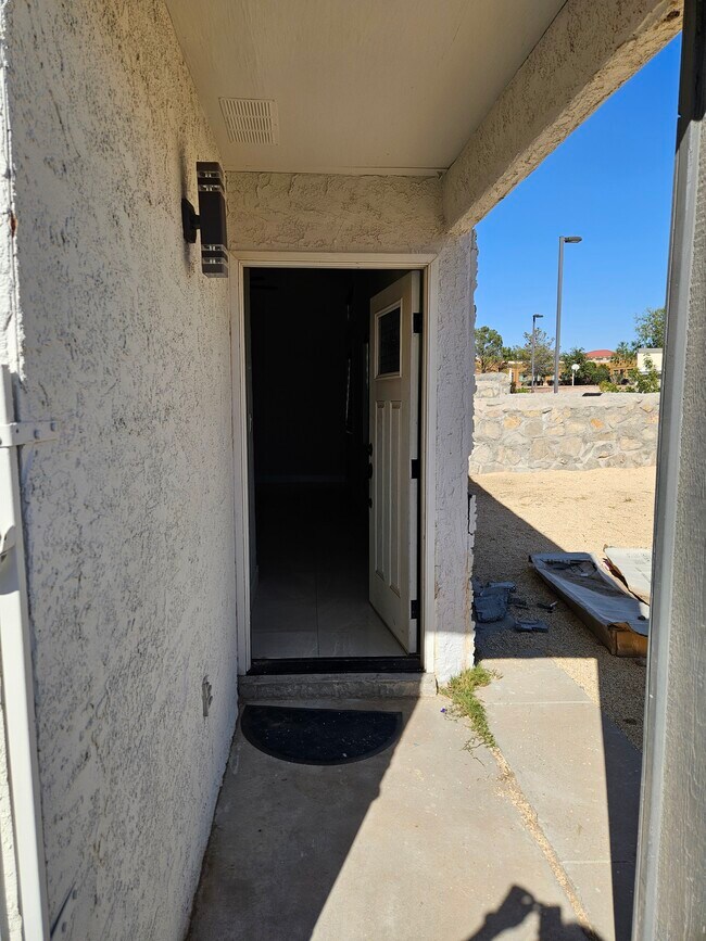 Building Photo - 1352 Trudy Elaine Dr