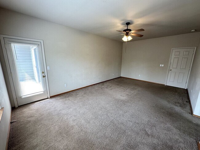 Building Photo - Breathtaking Rambler in Richland