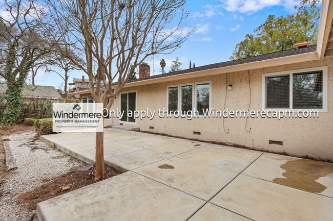 Building Photo - Fabulous Fair Oaks Home Available Now!