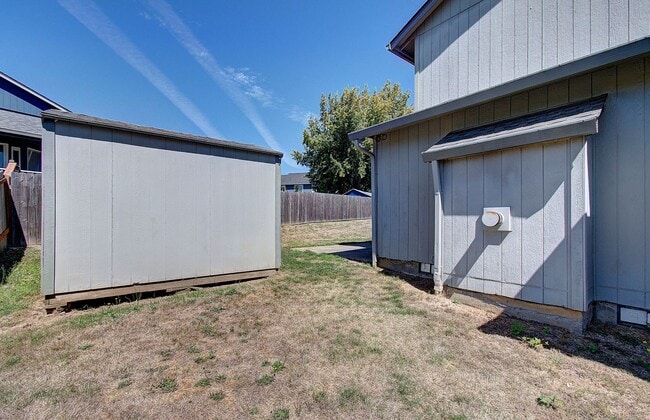 Building Photo - Welcome to this Beautiful Two-Story Home L...