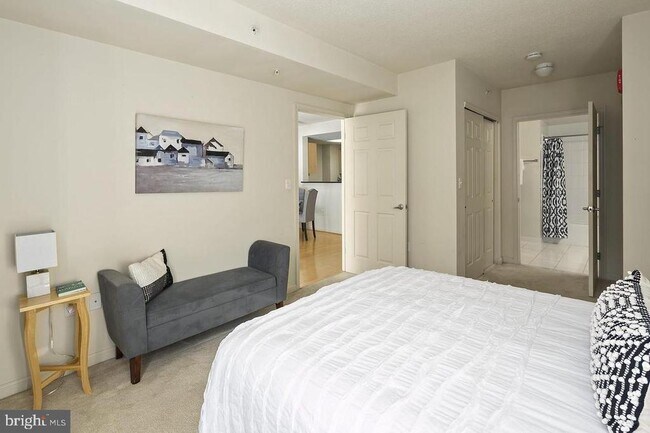 Building Photo - 2726 Gallows Rd