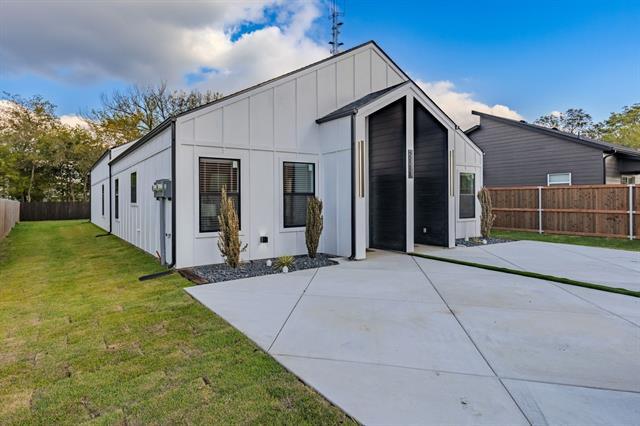 Building Photo - 2111 Wright St