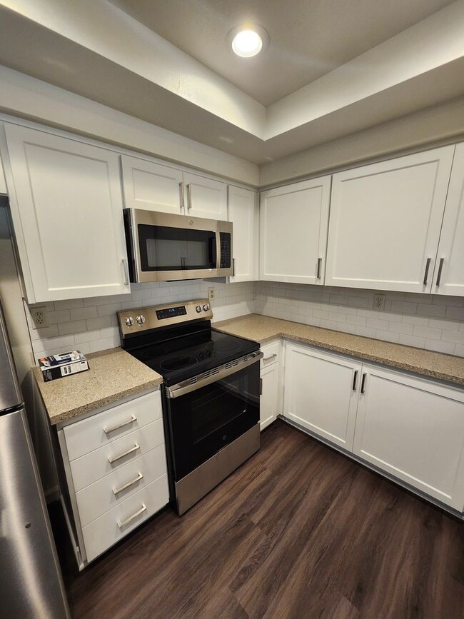 Building Photo - Beautiful 2-Bedroom Condo in Phillips Ranch