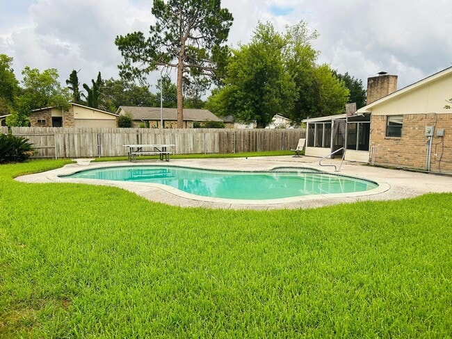 Building Photo - 16902 Castle Fraser Dr