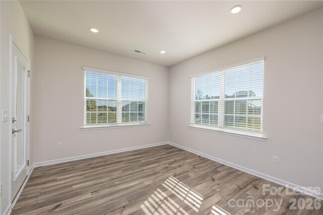 Building Photo - 128 Carolina Cherry Ct