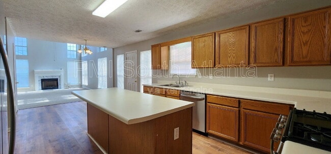 Building Photo - 2330 Burdett Ridge Dr