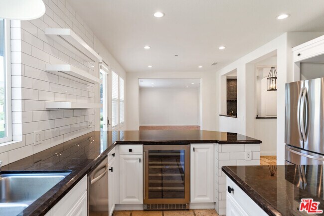 Building Photo - 1952 Hazel Nut Ct