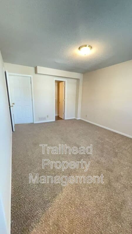 Building Photo - 18231 E 12th Ter N