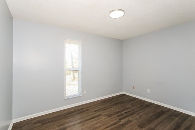 Building Photo - 3714 Fairington Dr