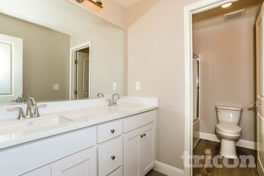 Building Photo - 2111 Comstock Ln