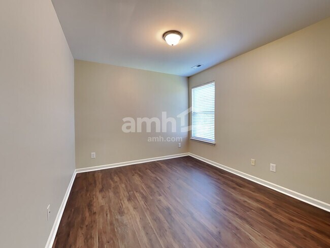 Building Photo - 241 Meadow Wood Rd