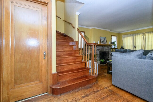 Building Photo - 3940 N 64th St