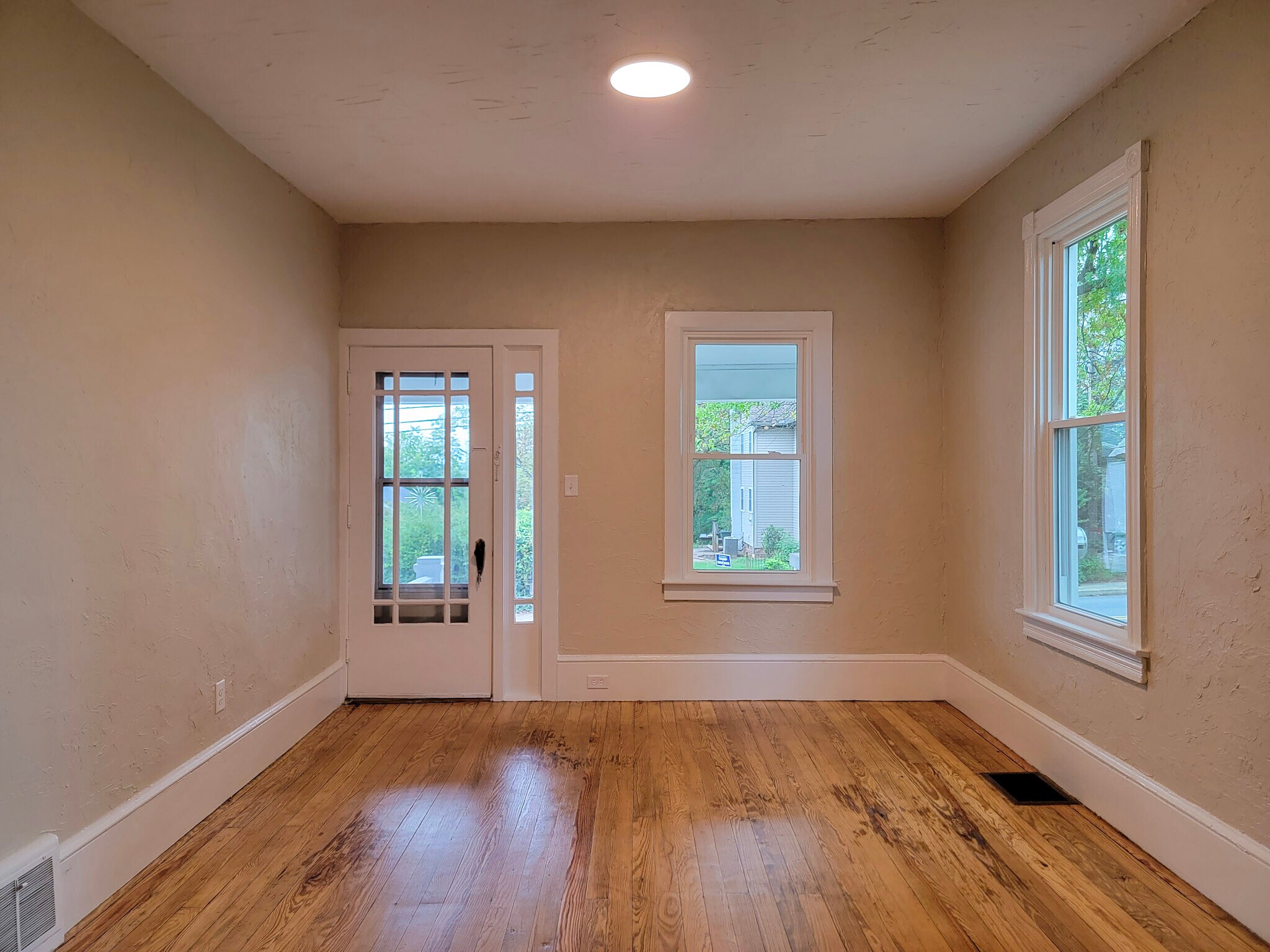 Building Photo - 97 N Reamstown Rd