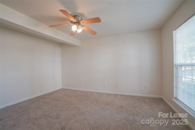 Building Photo - 15658 King Louis Ct