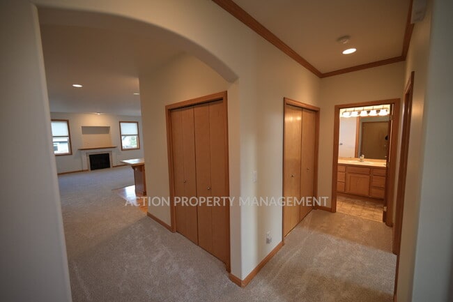 Building Photo - 2 bed 2 bath, in Sequim