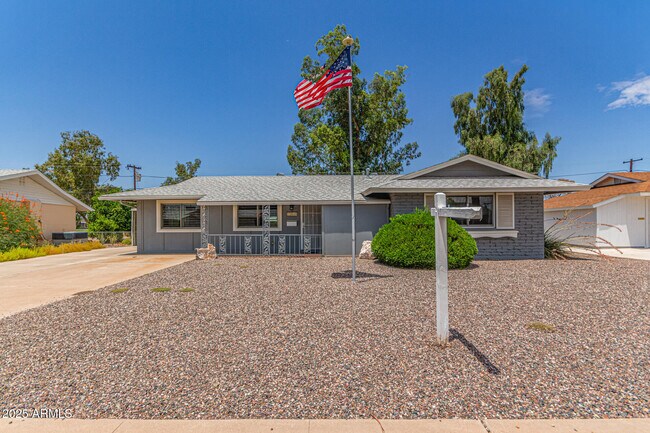 Primary Photo - 12640 N Pebble Beach Dr