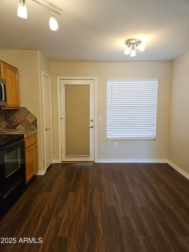 Building Photo - 1194 N Madrid Ln