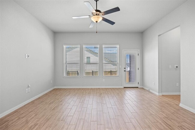 Building Photo - 12900 Bloomington Dr