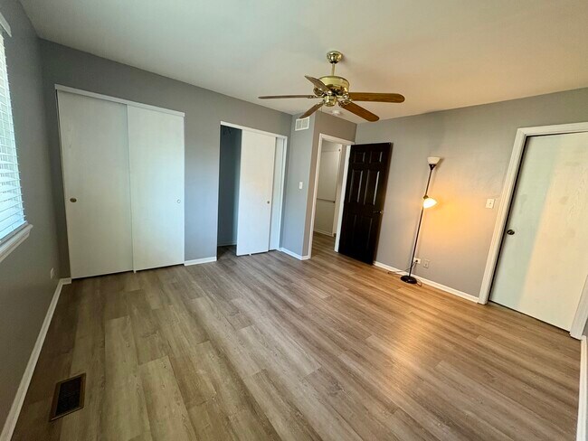 Building Photo - 313 Linden Dr
