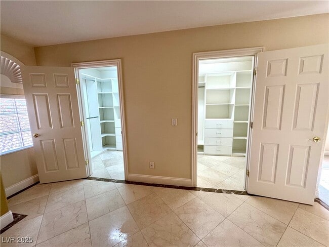 Building Photo - 9796 Raven Wing Canyon Ct