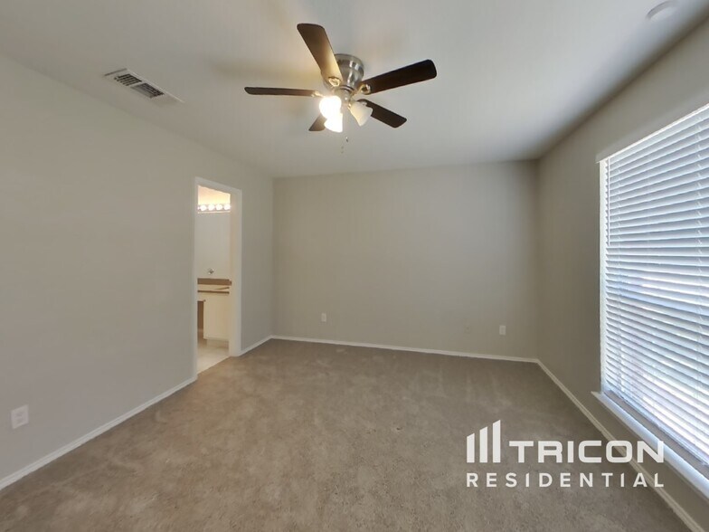 Building Photo - 1106 Castleman Dr