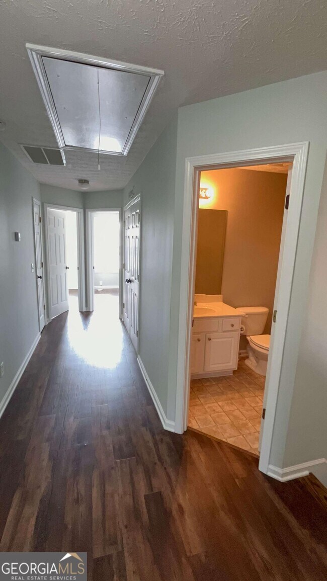 Building Photo - 392 Mill Pond Crossing