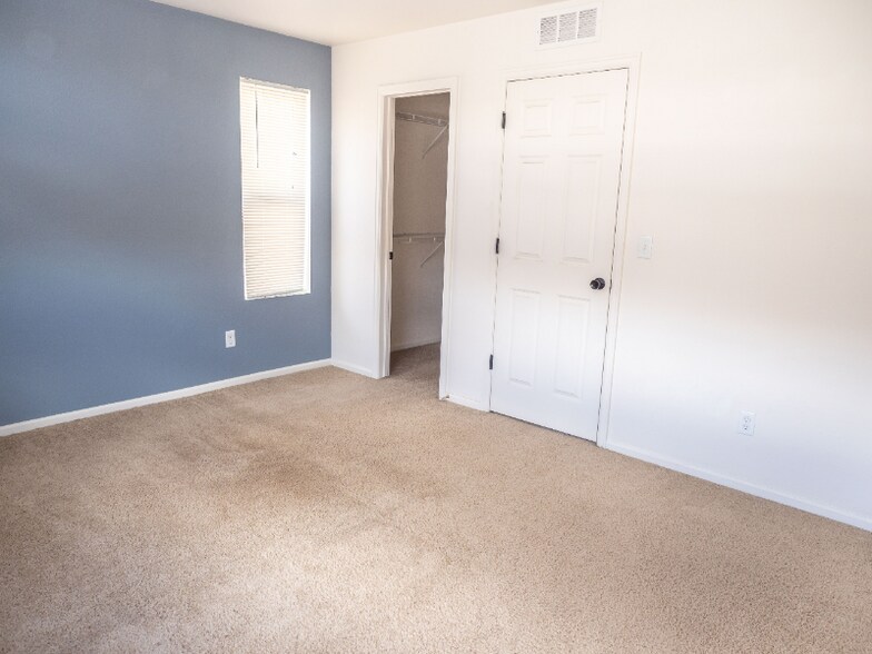 Building Photo - 3931 Balsawood Ln