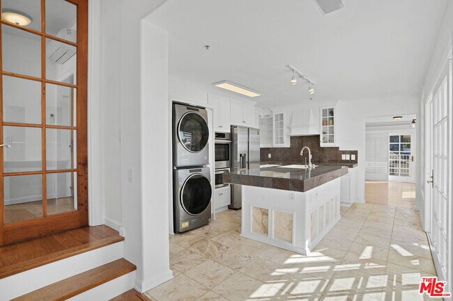 Building Photo - 25 Arcadia Ter