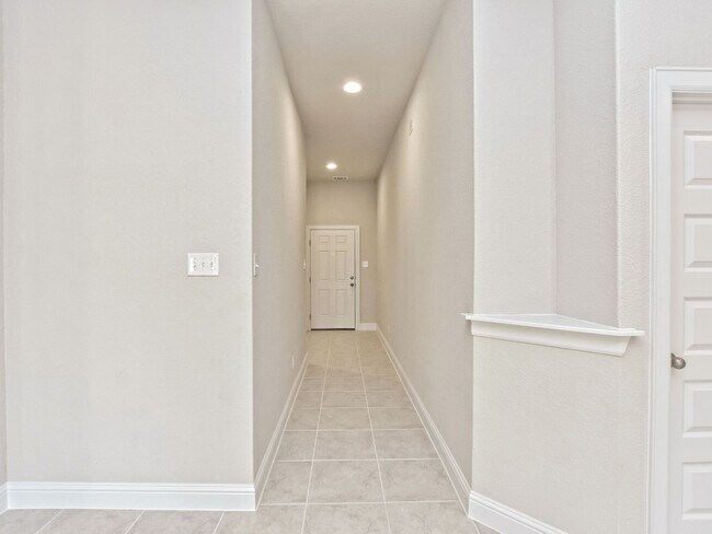 Building Photo - 3 BR/2 BA - 1554 SF Home in LAGO VISTA!!!