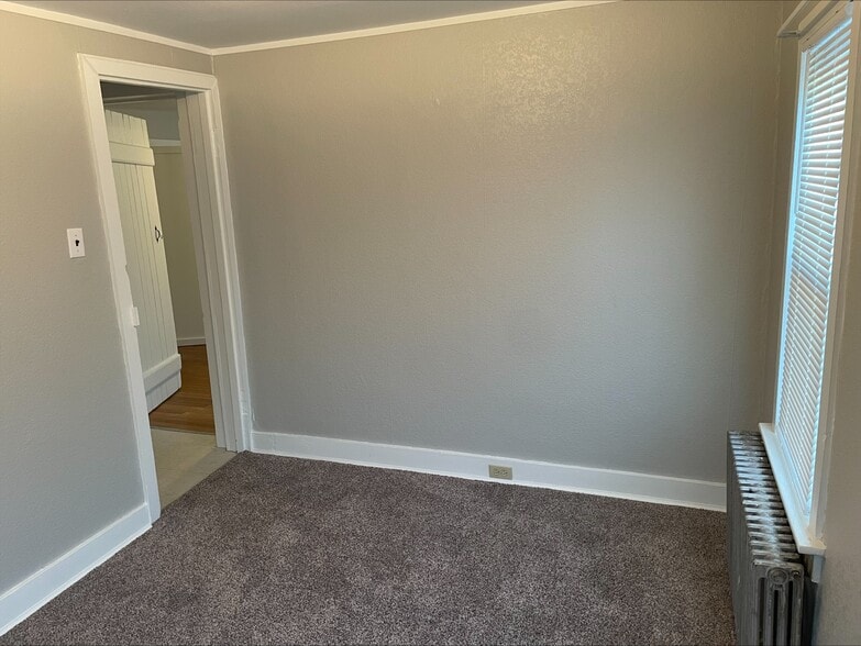 Building Photo - 124 Michters Rd