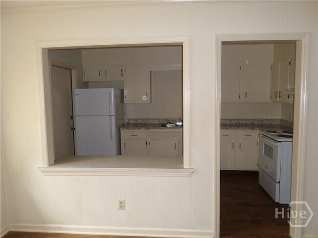 Building Photo - 203 W 58th St