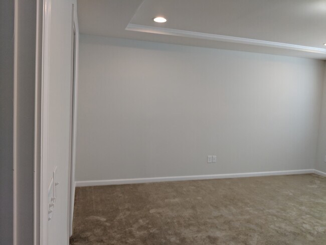 master bedroom - 1385 Southpoint Trail