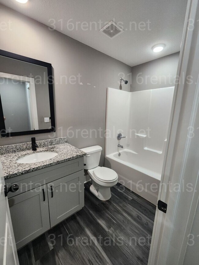 Building Photo - 5267 N Toben Ct