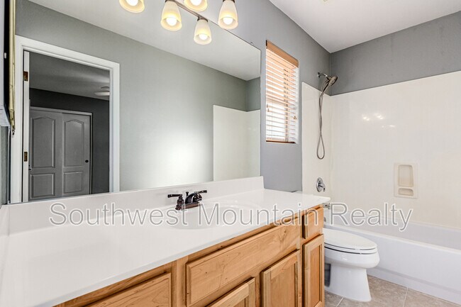 Building Photo - 1149 N Cholla St