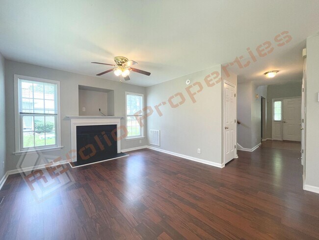 Building Photo - Beautiful 3 Bedroom 2 Car-Garage Home w/ H...