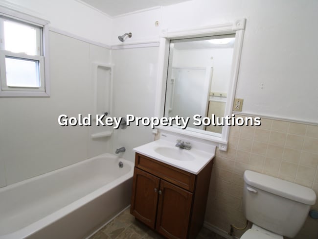 Building Photo - MUNCIE 2 BR 1 BA House with Carport and Large Yard (NO SECTION 8)