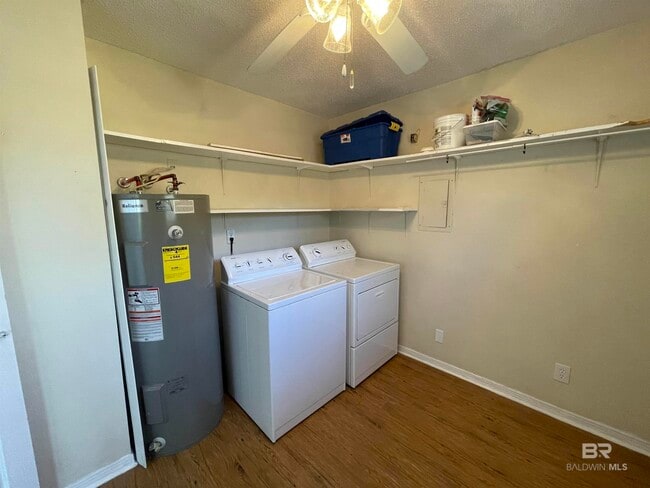 Building Photo - 353 S School St