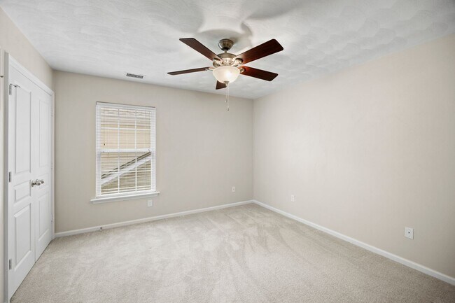 Building Photo - 5543 Botanical Dr