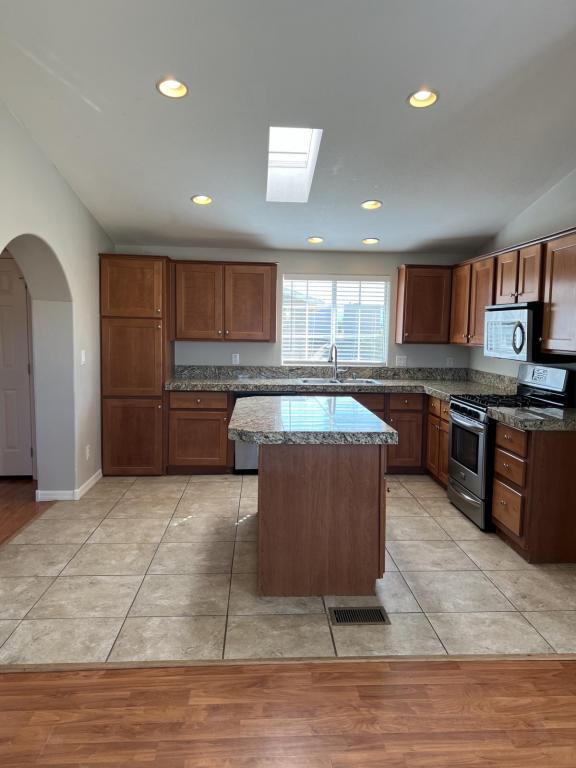 Building Photo - 48795 Belmont Ct