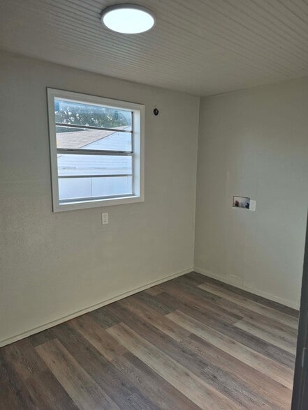 Building Photo - 1629 S Keeler Ave
