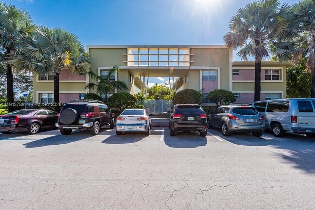 Building Photo - 350 S Shore Dr