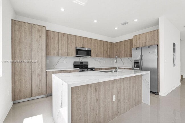 Building Photo - 22485 SW 125th Ave