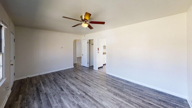 Building Photo - 1212 Janes Ln