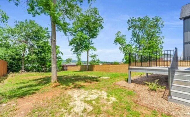 Building Photo - Gorgeous 3/2 Located 1 Block From Downtown Greenville!